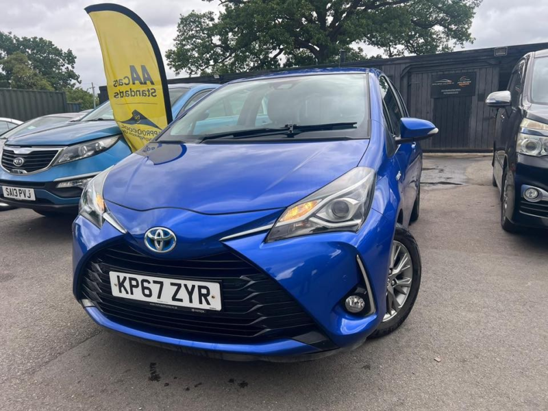 2017 Toyota Yaris 1.5 Vvt-H Icon Tech in Blue — image 1