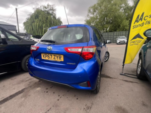 2017 Toyota Yaris 1.5 Vvt-H Icon Tech in Blue — image 4