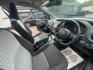2017 Toyota Yaris 1.5 Vvt-H Icon Tech in Blue — image 5
