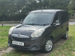 2014 Vauxhall Combo 1.6 Cdti 2300 16v Sportive Crew Van in Black — image 2