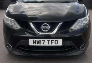 2017 Nissan Qashqai 1.2 Dig-T N-Vision 2WD Euro 6 (s/s) 5dr in Black — image 3