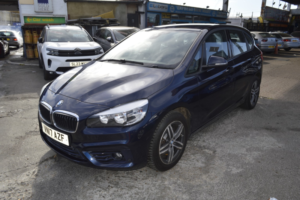 2017 BMW 2 Series Active Tourer 2.0 220i Sport Active Tourer in Blue — image 3