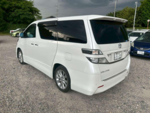 2010 Toyota Vellfire 2.4 Z Platinum Selection 5dr 7 Seats in White — image 3
