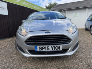 2015 Ford Fiesta 1.3 Zetec in Silver — image 2