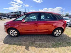 2014 Citroen C4 Picasso 1.6 Hdi Vtr+ Euro 5 5dr in Red — image 5