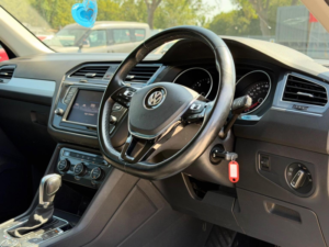 2017 Volkswagen Tiguan 2.0 Tdi Bluemotion Tech Se Navigation DSG 4motion Euro 6 (s/s) 5dr in Grey — image 2