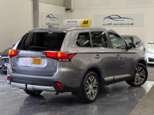2018 Mitsubishi Outlander 2.2 Di-D 4 in Grey — image 6