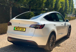 2024 Tesla Model Y Auto Rwd 5dr in White — image 3