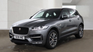 2019 Jaguar F-Pace 2.0 D180 R-Sport SUV 5dr Diesel Auto AWD Euro 6 (s/s) (180 Ps) in Grey — image 2