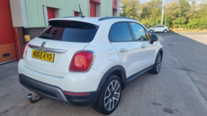 2015 Fiat 500x 1.6 500x Off-Road Look 1.6 Multijet 120hp Cross Plus in White — image 2