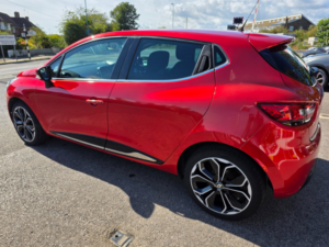 2018 Renault Clio 0.9 Tce Iconic Hatchback 5dr Petrol Manual Euro 6 (s/s) (90 Ps) in Red — image 5