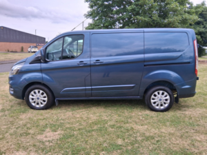 2021 Ford Transit Custom 2.0 280 Ecoblue Limited Panel Van 5dr Diesel Auto L1 H1 Euro 6 (s/s) (130 Ps) in Blue — image 2