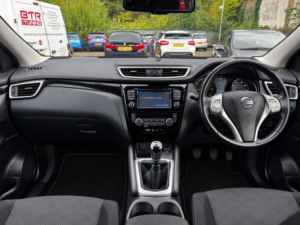 2016 Nissan Qashqai 1.5 Dci N-Connecta 2WD Euro 6 (s/s) 5dr in Grey — image 3