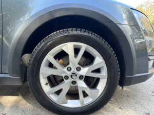 2015 Skoda Octavia 2.0 Tdi Scout in Grey — image 4