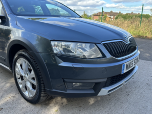 2015 Skoda Octavia 2.0 Tdi Scout in Grey — image 5