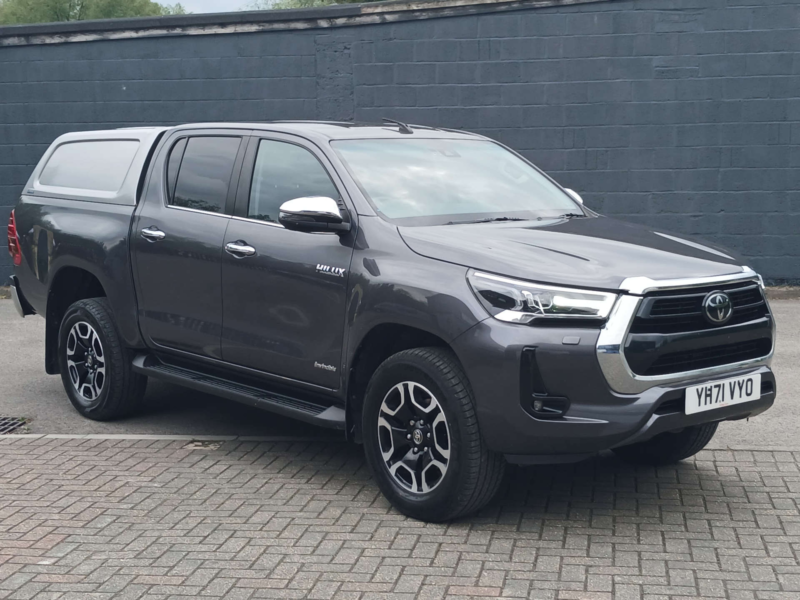 2021 Toyota Hilux 2.8 Hi-Luxury Invincible D-4d 4WD Double Cab Auto 4WD 5dr in Grey — image 1