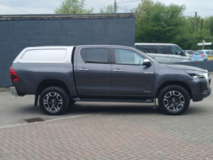2021 Toyota Hilux 2.8 Hi-Luxury Invincible D-4d 4WD Double Cab Auto 4WD 5dr in Grey — image 2