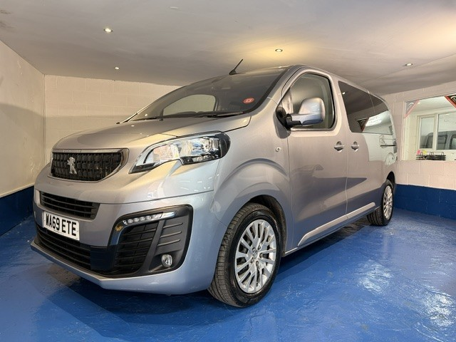 2019 Peugeot Traveller 2.0 Bluehdi Active in Grey — image 1