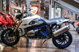 2007 BMW Hp2 Megamoto Hp2 Mega Moto Only 3,800 in White — image 3