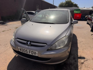 2005 Peugeot 307 1.4 16v X-Line 5dr in Grey — image 2