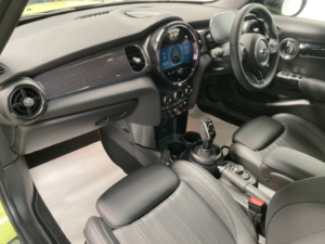 2023 MINI Hatch 1.5 Cooper Exclusive Hatchback 5dr Petrol Steptronic Euro 6 (s/s) (136 Ps) in Yellow — image 3