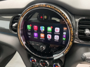 2023 MINI Hatch 1.5 Cooper Exclusive Hatchback 5dr Petrol Steptronic Euro 6 (s/s) (136 Ps) in Yellow — image 4
