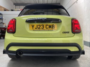 2023 MINI Hatch 1.5 Cooper Exclusive Hatchback 5dr Petrol Steptronic Euro 6 (s/s) (136 Ps) in Yellow — image 5