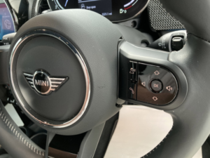 2023 MINI Hatch 1.5 Cooper Exclusive Hatchback 5dr Petrol Steptronic Euro 6 (s/s) (136 Ps) in Yellow — image 6