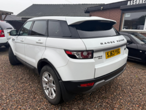 2013 Land Rover Range Rover Evoque 2.2 Sd4 Pure SUV 5dr Diesel Manual 4WD Euro 5 (s/s) (190 Ps) in White — image 3