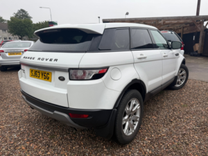 2013 Land Rover Range Rover Evoque 2.2 Sd4 Pure SUV 5dr Diesel Manual 4WD Euro 5 (s/s) (190 Ps) in White — image 4