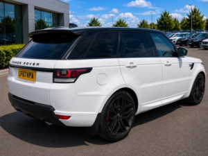 2017 Land Rover Range Rover Sport 3.0 Sd V6 Hse Dynamic Auto 4WD Euro 6 (s/s) 5dr in White — image 5