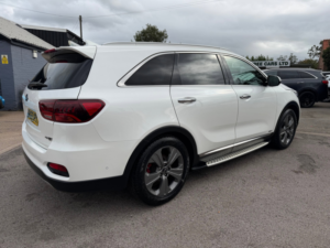 2019 Kia Sorento 2.2 Crdi Gt-Line S SUV 5dr Diesel Auto AWD Euro 6 (s/s) (197 Bhp) in White — image 6