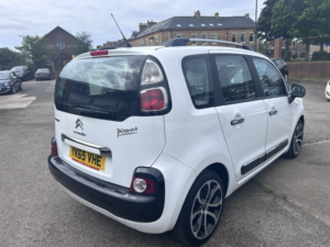 2015 Citroen C3 Picasso 1.6 Bluehdi Selection in White — image 2