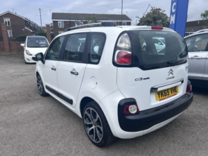 2015 Citroen C3 Picasso 1.6 Bluehdi Selection in White — image 4