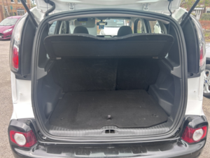 2015 Citroen C3 Picasso 1.6 Bluehdi Selection in White — image 5