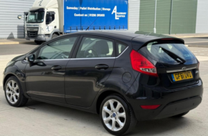 2011 Ford Fiesta 1.25 Centura 5dr in Black — image 4