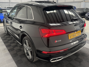 2018 Audi Sq5 3.0 Tfsi V6 in Black — image 4