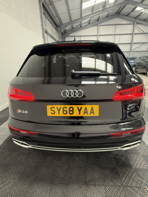 2018 Audi Sq5 3.0 Tfsi V6 in Black — image 5