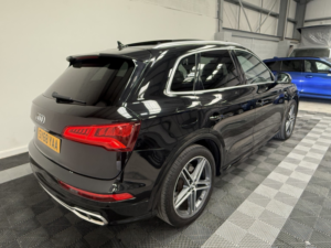 2018 Audi Sq5 3.0 Tfsi V6 in Black — image 6