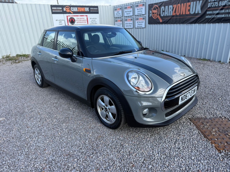 2017 MINI Hatch 1.5 Cooper Hatchback 5dr Petrol Manual Euro 6 (s/s) (136 Ps) in Grey — image 1