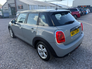 2017 MINI Hatch 1.5 Cooper Hatchback 5dr Petrol Manual Euro 6 (s/s) (136 Ps) in Grey — image 6