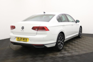 2021 Volkswagen Passat 1.4 Tsi 13kwh Gte Saloon 4dr Petrol Plug-In Hybrid DSG Euro 6 (s/s) (218 Ps) in White — image 5