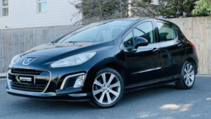 2013 Peugeot 308 1.6 E-Hdi Active in Black — image 3