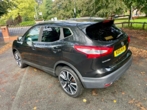 2015 Nissan Qashqai 1.6 Dci Tekna Xtron 2WD Euro 6 (s/s) 5dr in Black — image 3