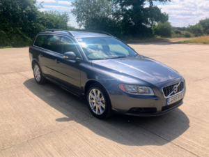 2009 Volvo V70 2.4 D Se Automatic in Grey — image 2