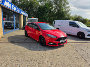 2016 Ford Focus 2.0t Ecoboost St-3 Euro 6 (s/s) 5dr in Red — image 5