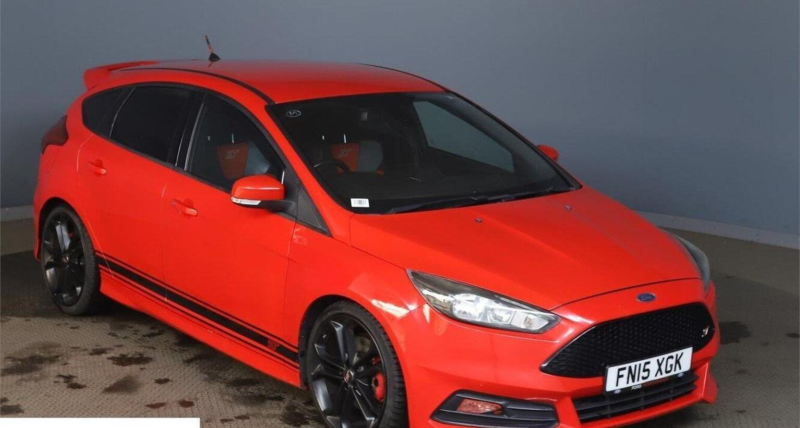 2015 Ford Focus 2.0 Tdci St-2 Euro 6 (s/s) 5dr in Red — image 1