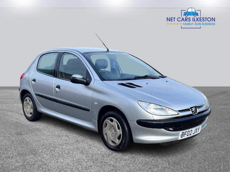 2002 Peugeot 206 1.1 Lx 5dr in Silver — image 1
