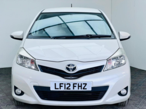 2012 Toyota Yaris 1.33 Dual Vvt-I Tr Multidrive S Euro 5 5dr in White — image 2