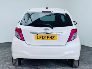 2012 Toyota Yaris 1.33 Dual Vvt-I Tr Multidrive S Euro 5 5dr in White — image 6